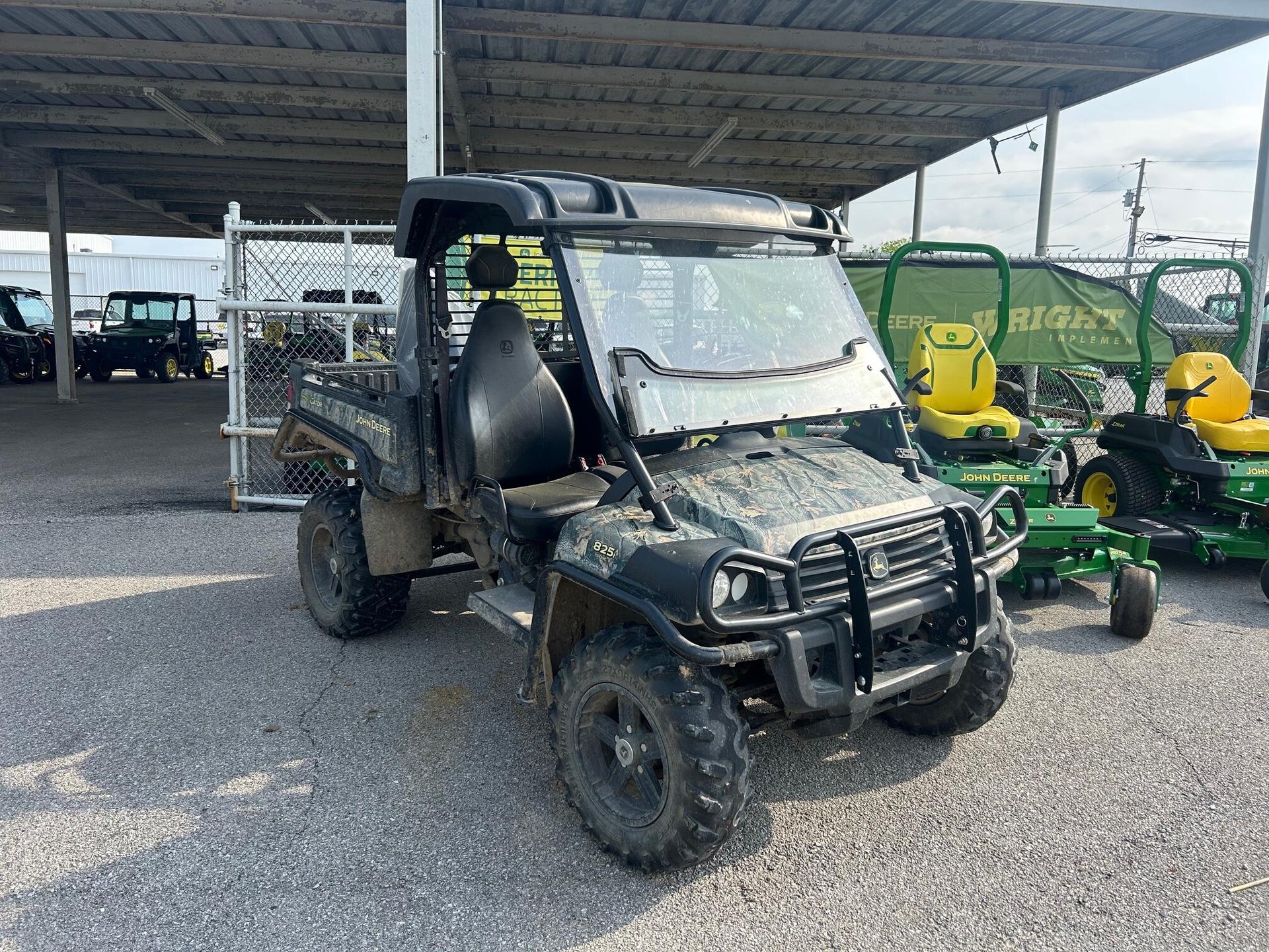 2011 John Deere XUV 825I CAMO Image