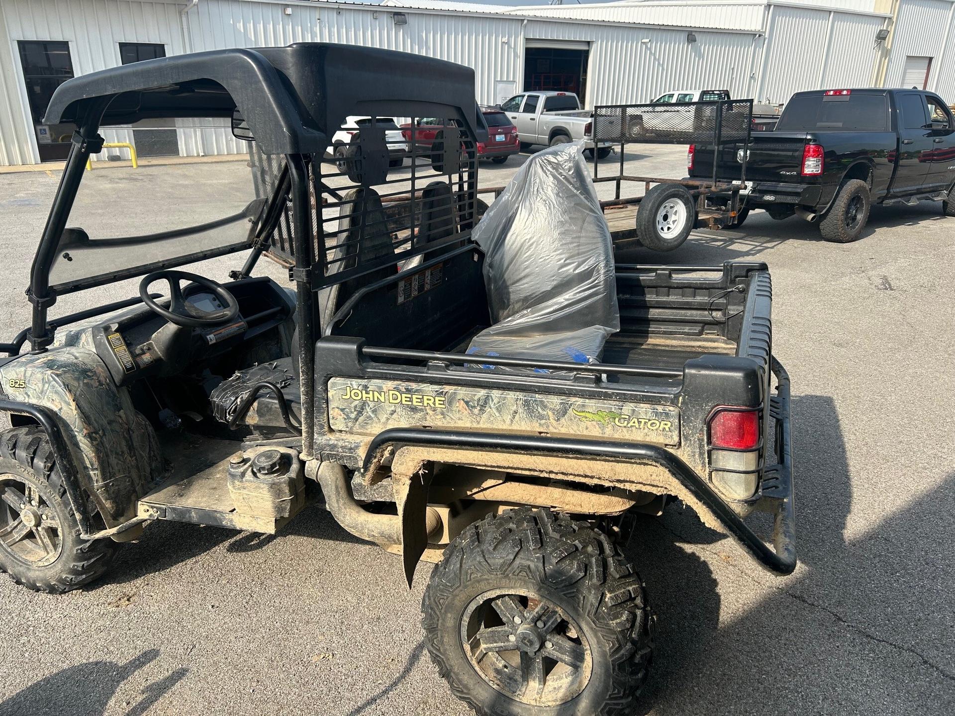 2011 John Deere XUV 825I CAMO Image