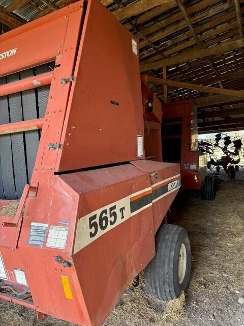 1997 Hesston 565T Image