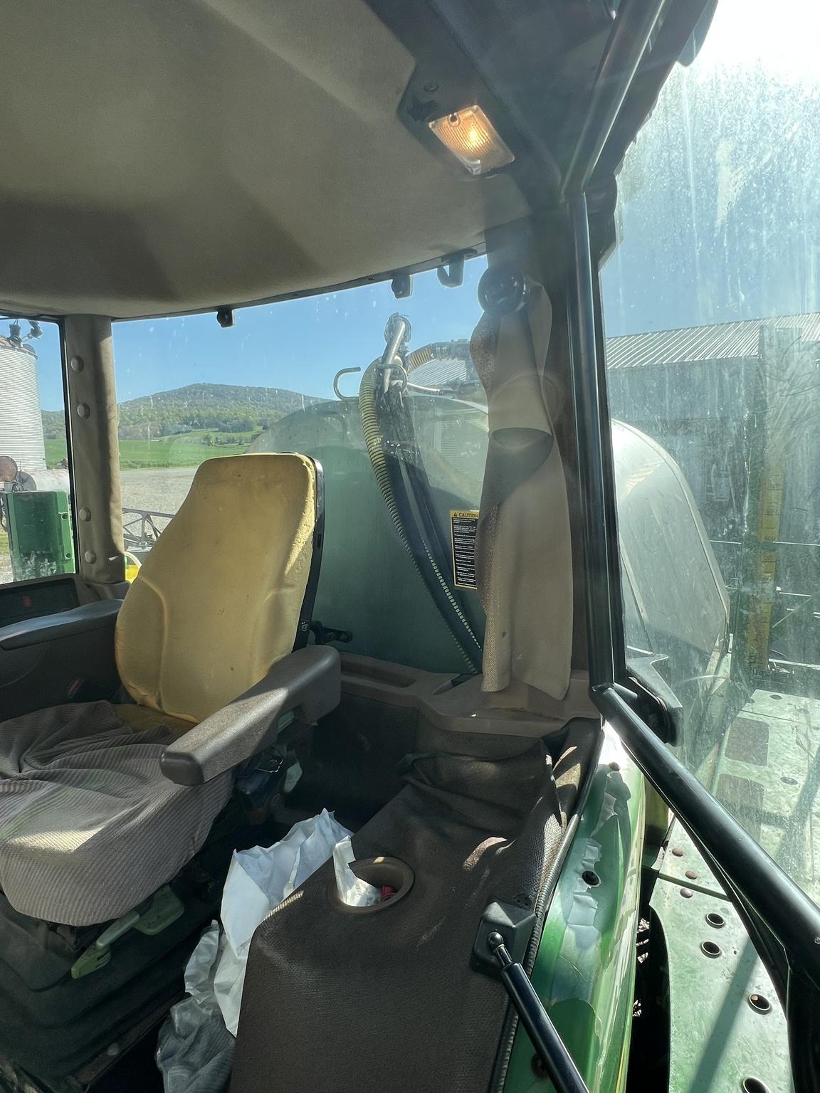 2005 John Deere 4720 Image