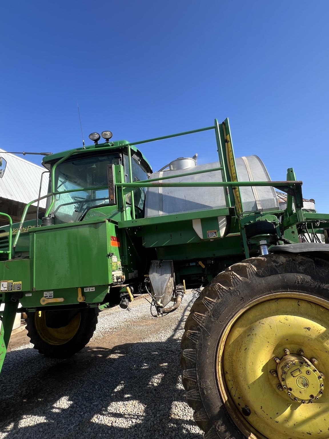 2005 John Deere 4720 Image