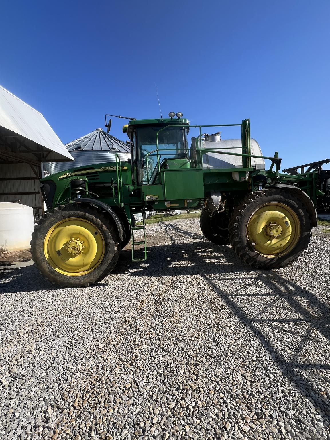 2005 John Deere 4720 Image