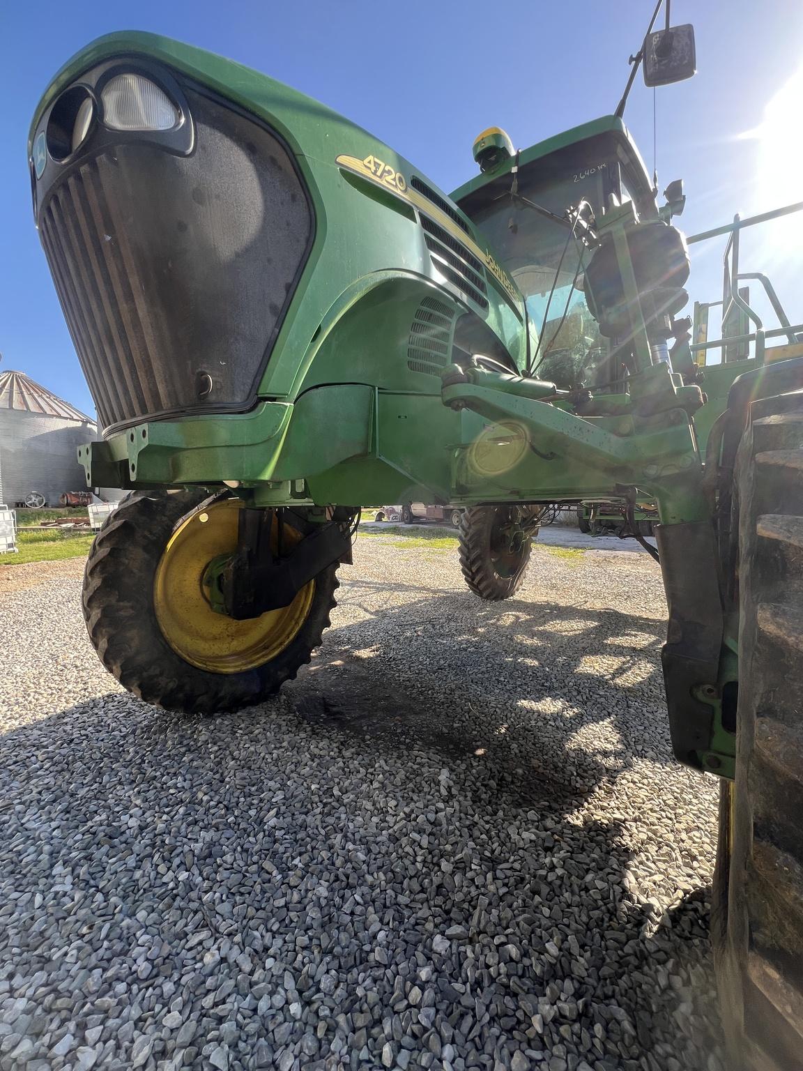 2005 John Deere 4720 Image