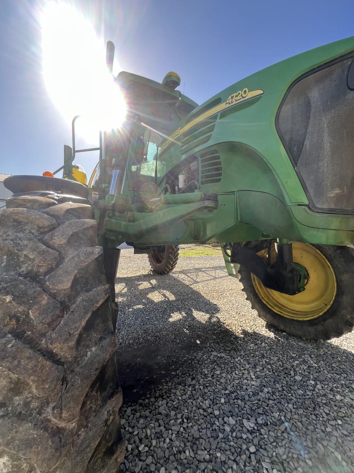 2005 John Deere 4720 Image