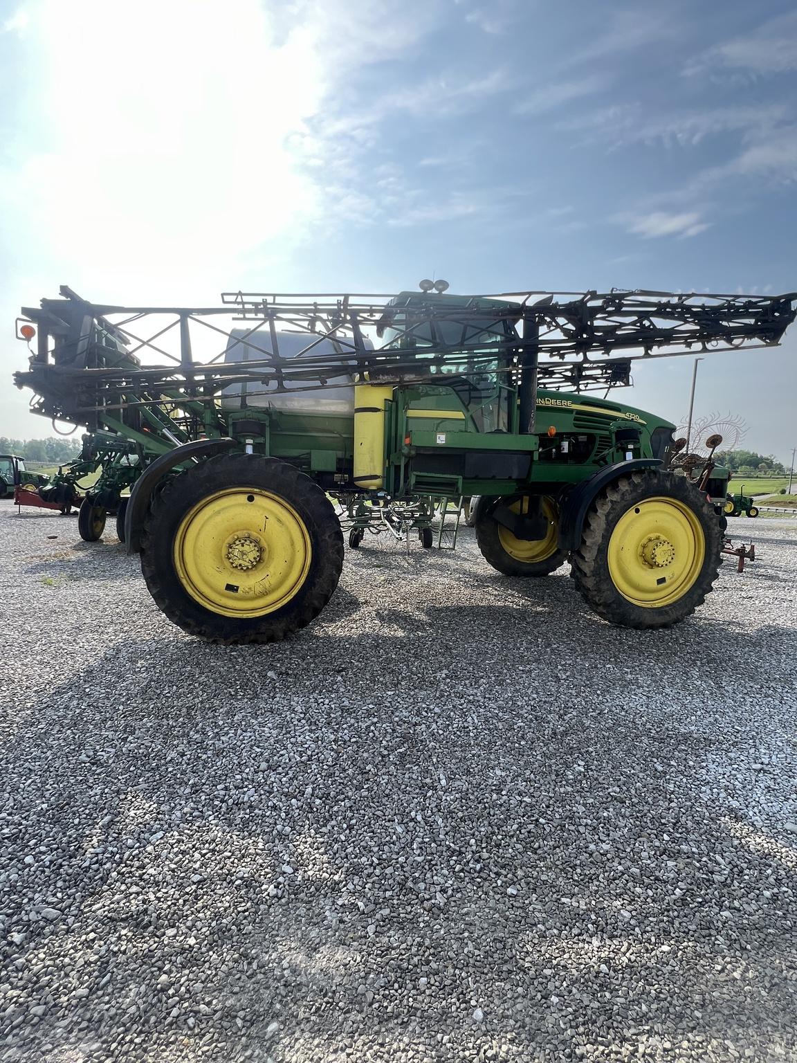 2005 John Deere 4720 Image