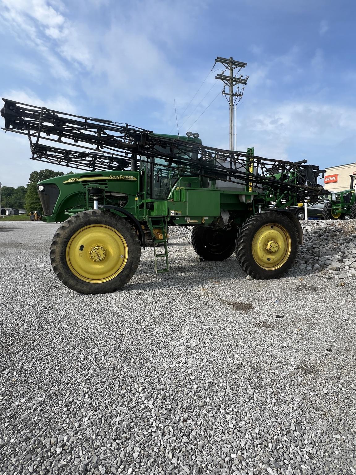 2005 John Deere 4720 Image