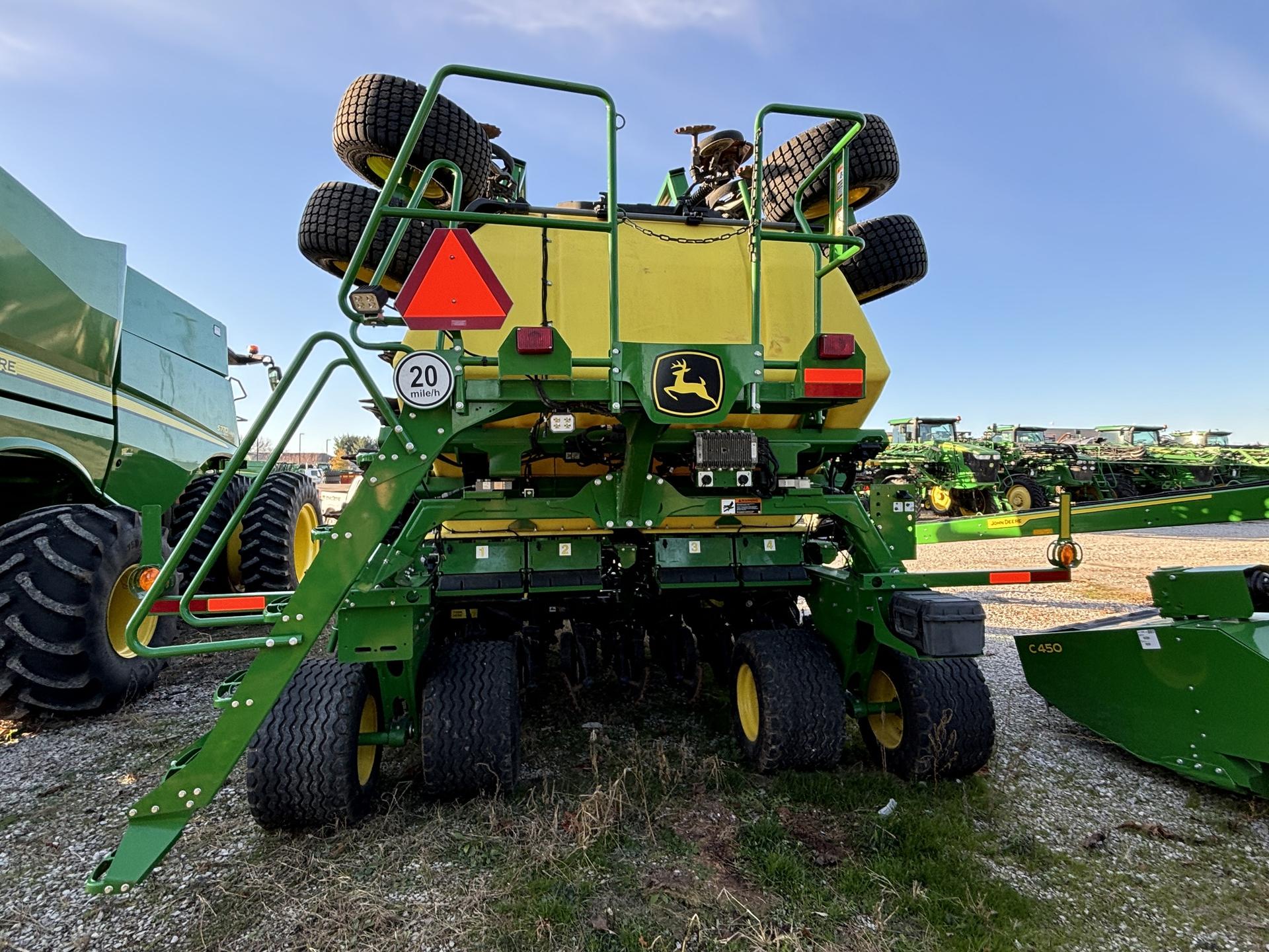 2022 John Deere N536C Image