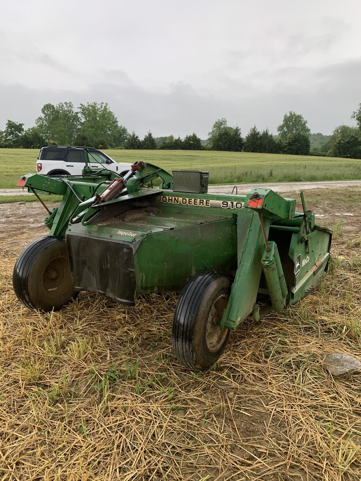 John Deere 910 Image