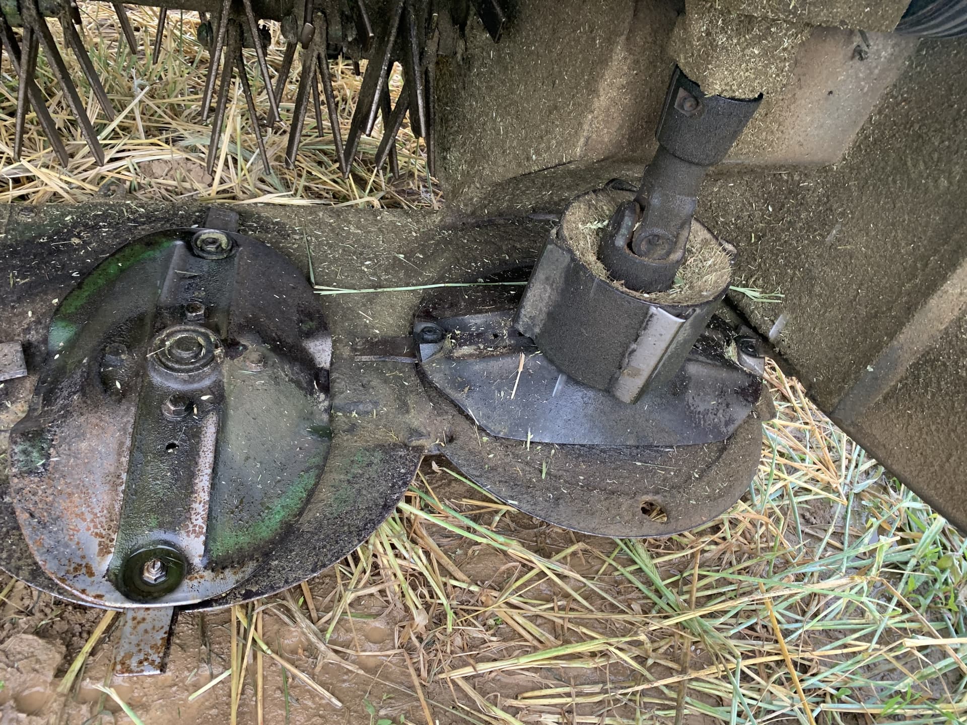 John Deere 910 Image