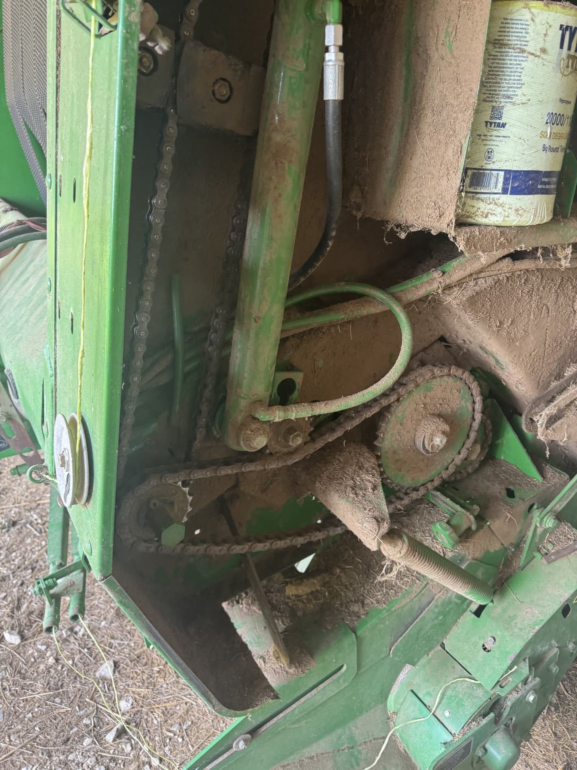 2003 John Deere 567 Image