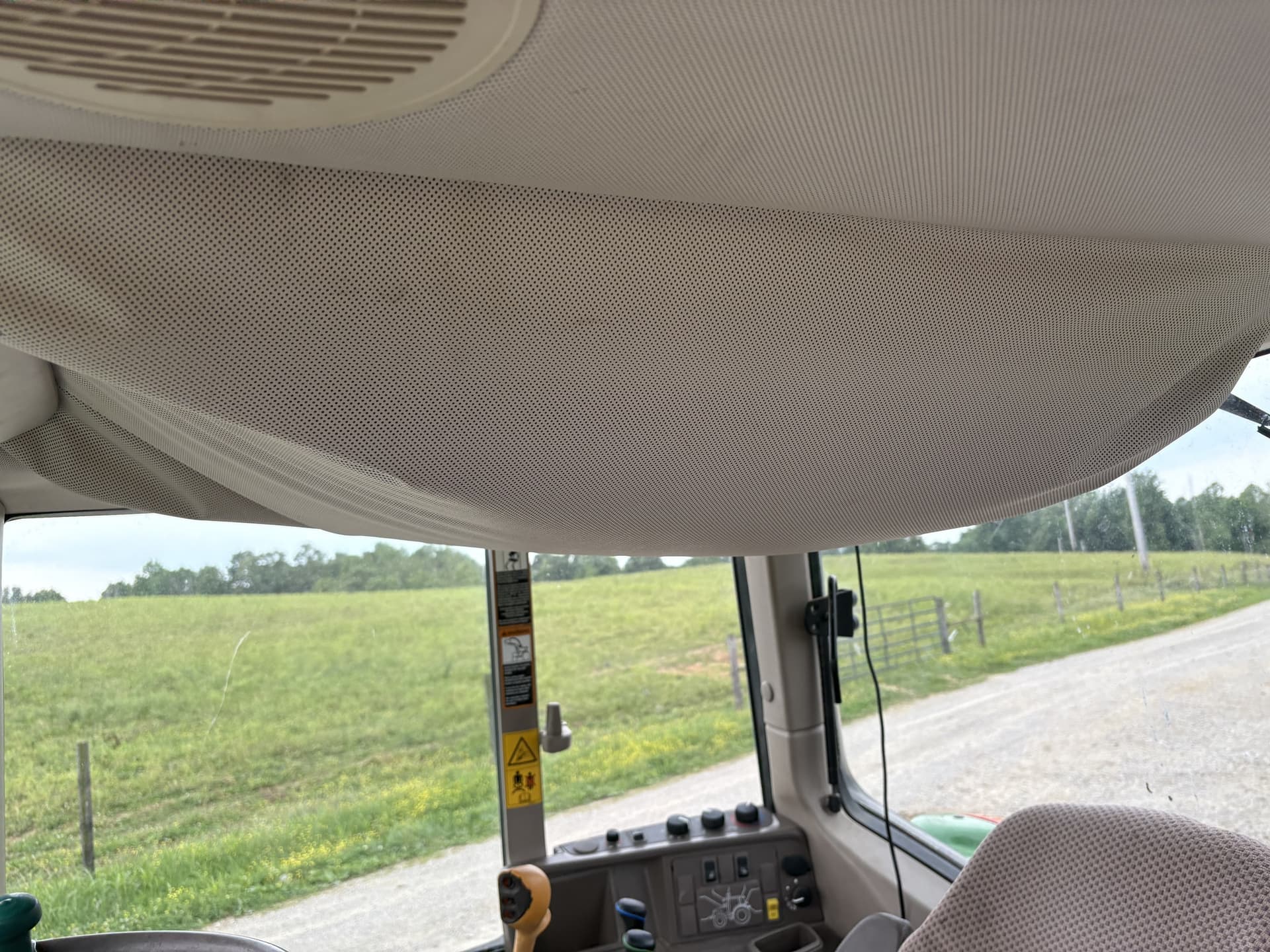 2014 John Deere 6105M Image