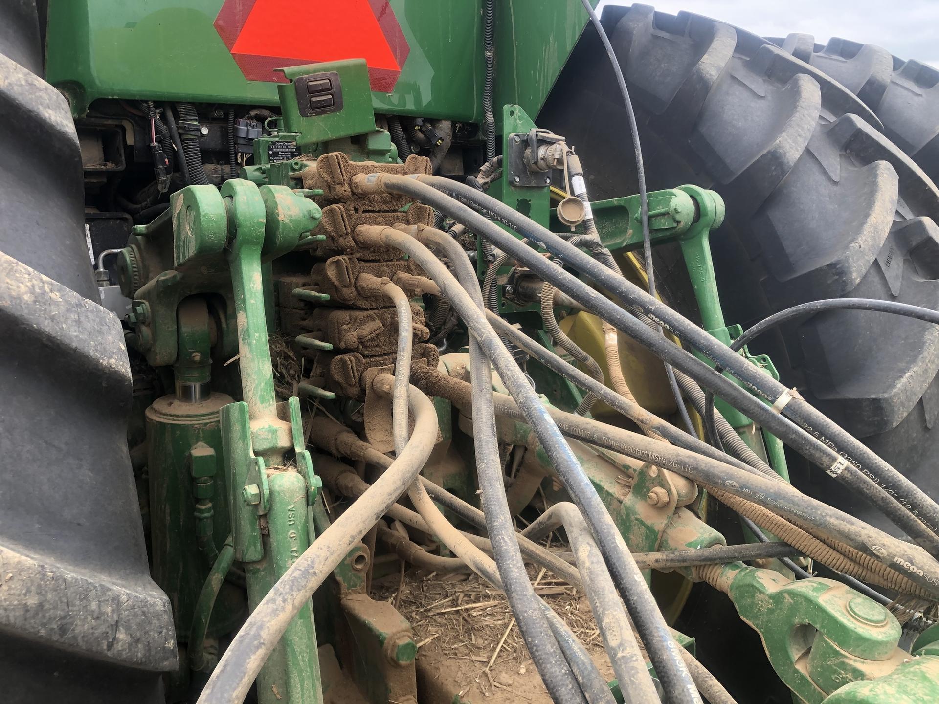 2019 John Deere 8320R Image