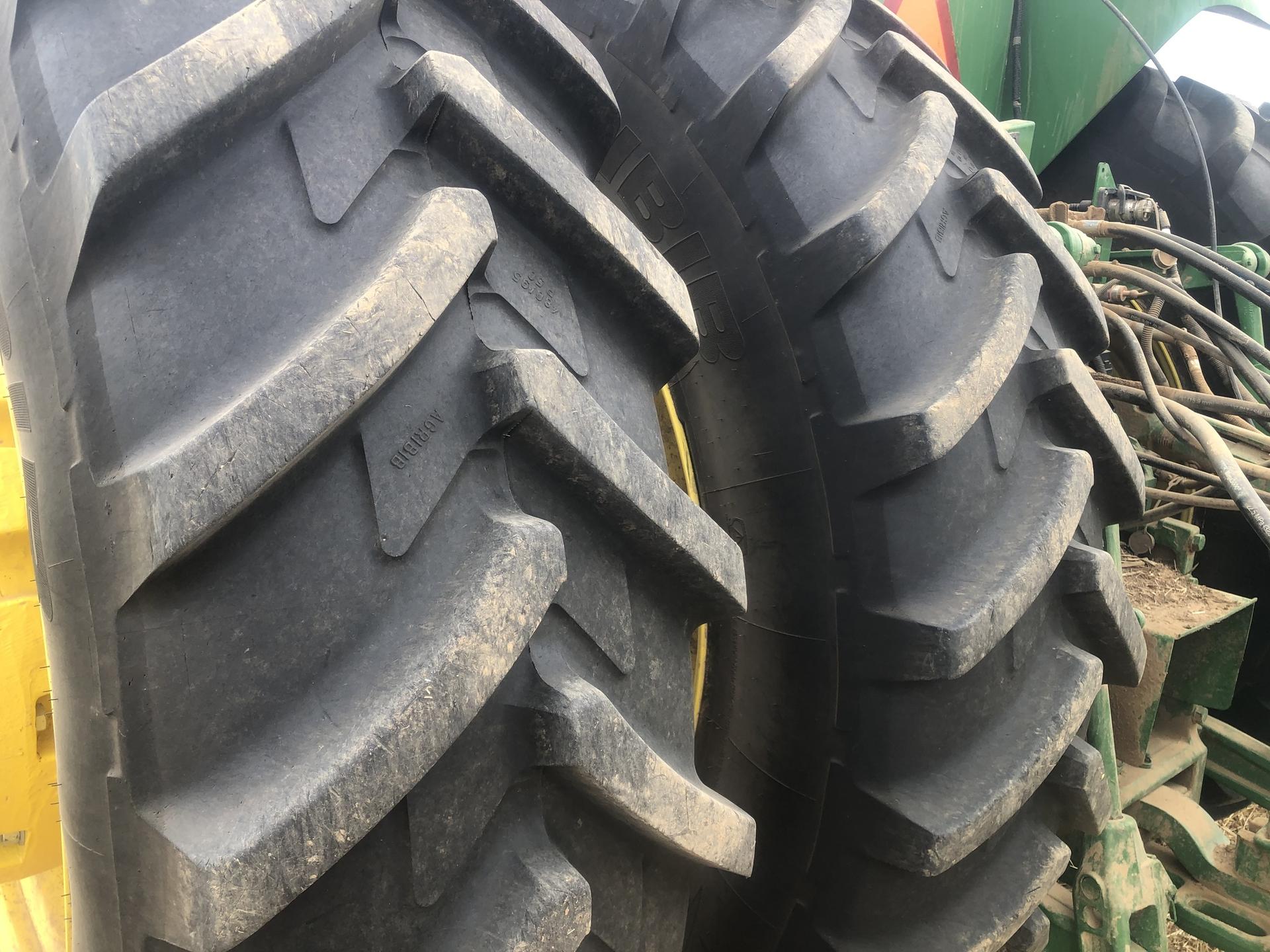 2019 John Deere 8320R Image