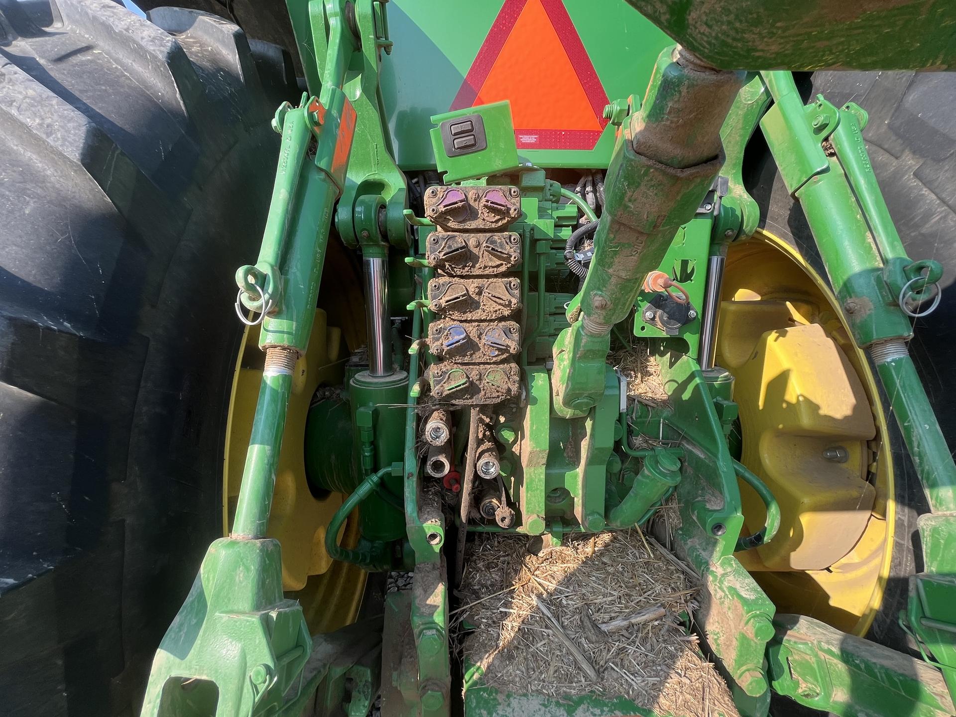 2019 John Deere 8320R Image