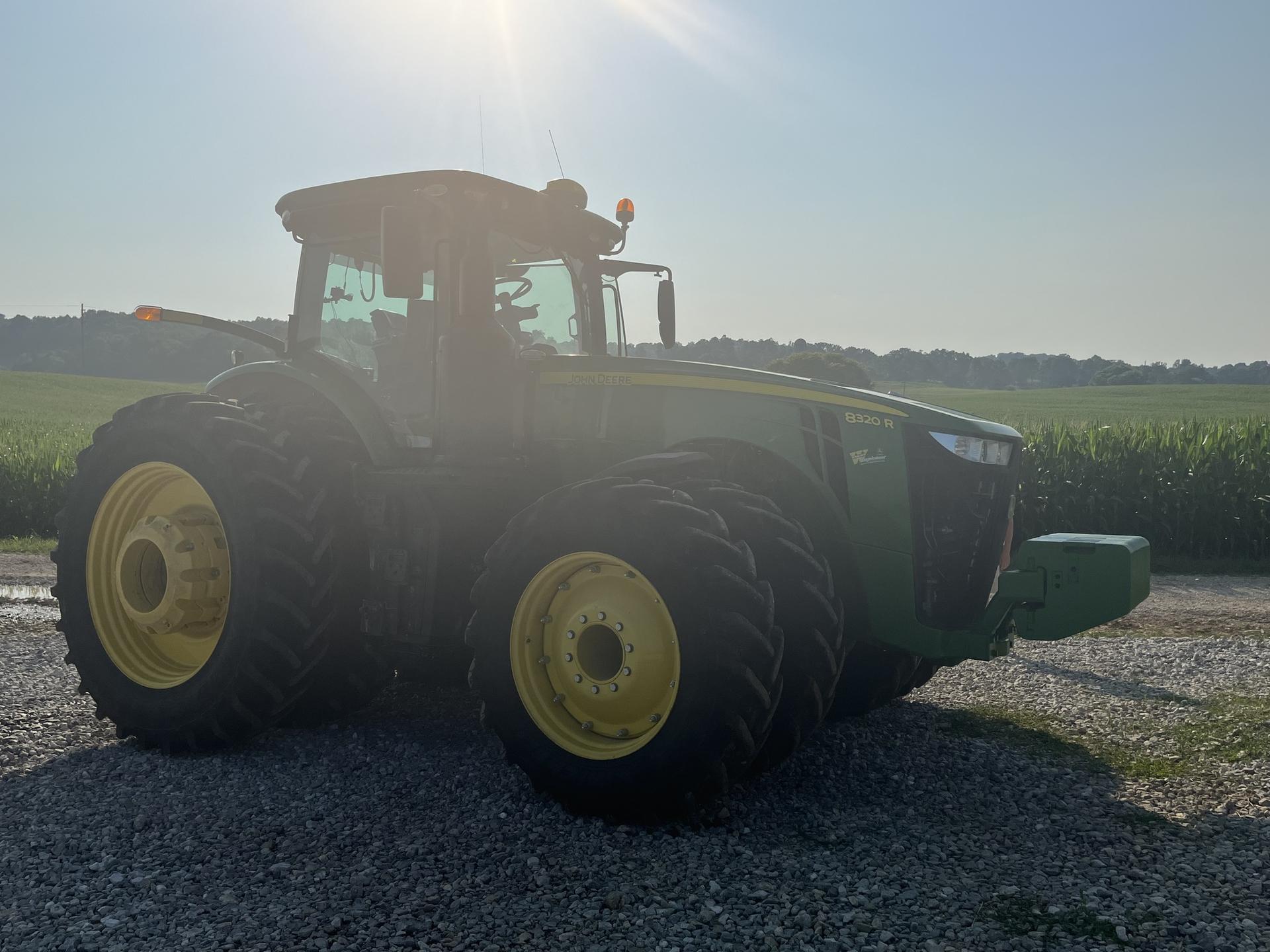 2019 John Deere 8320R Image