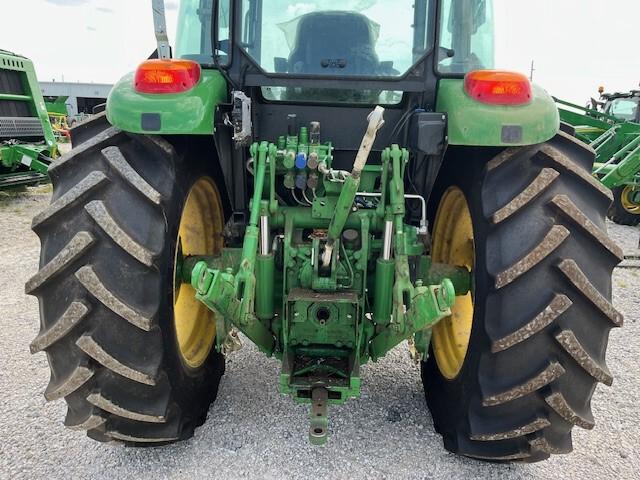 2023 John Deere 6105E cab