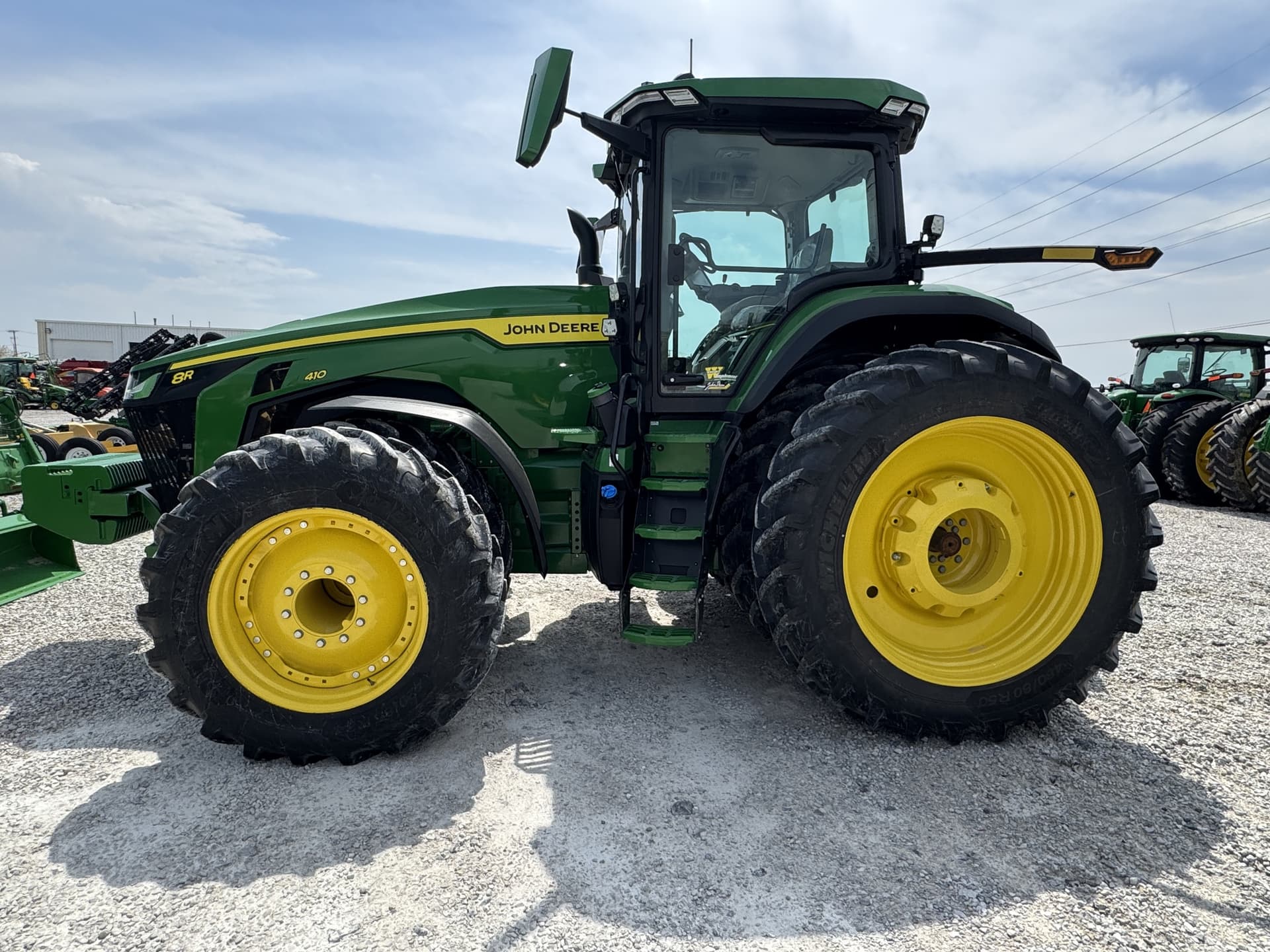 2023 John Deere 8R 410 Image