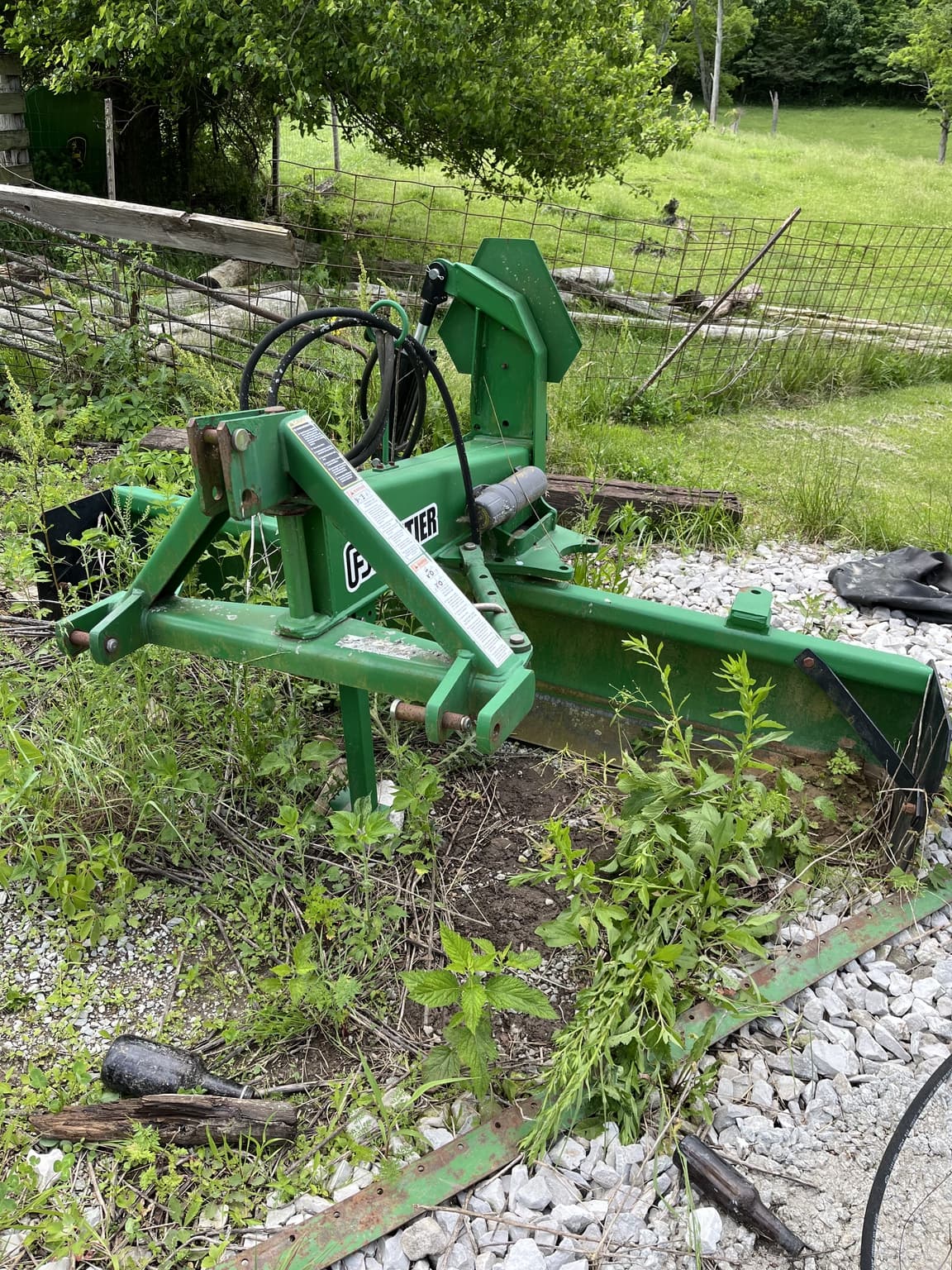 2013 Frontier RB2308 Image