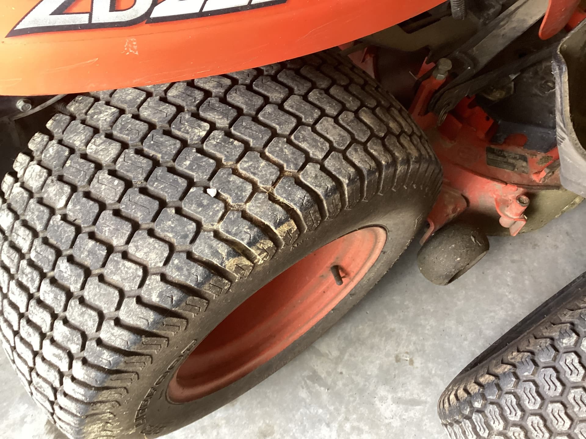 2010 Kubota ZD221 Image
