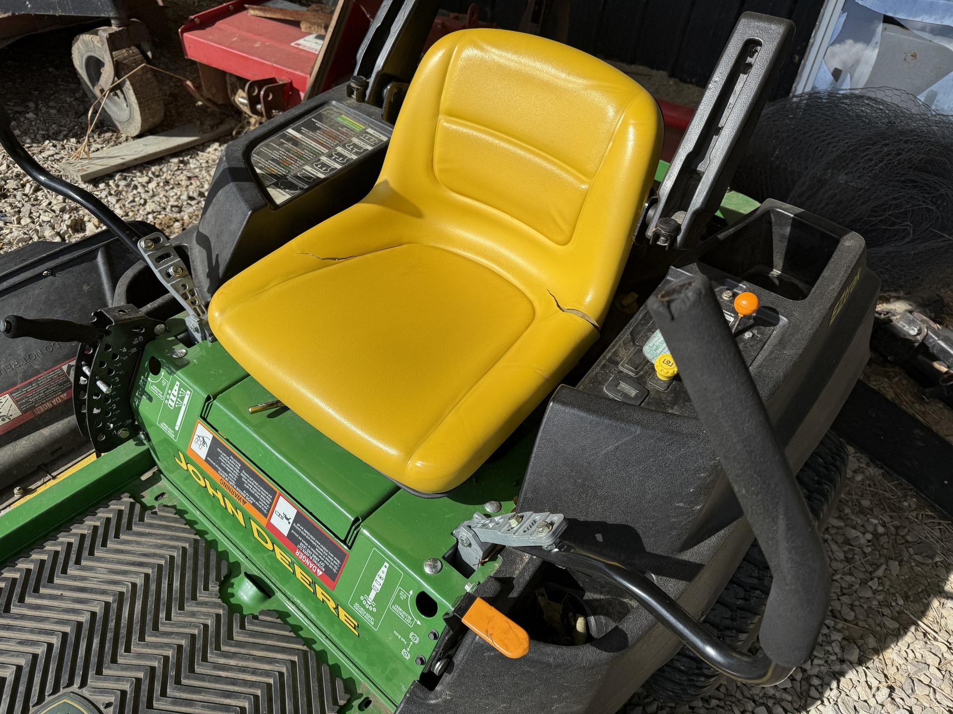 2013 John Deere Z425