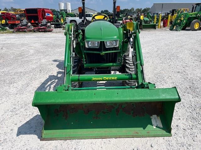 2017 John Deere 3032E