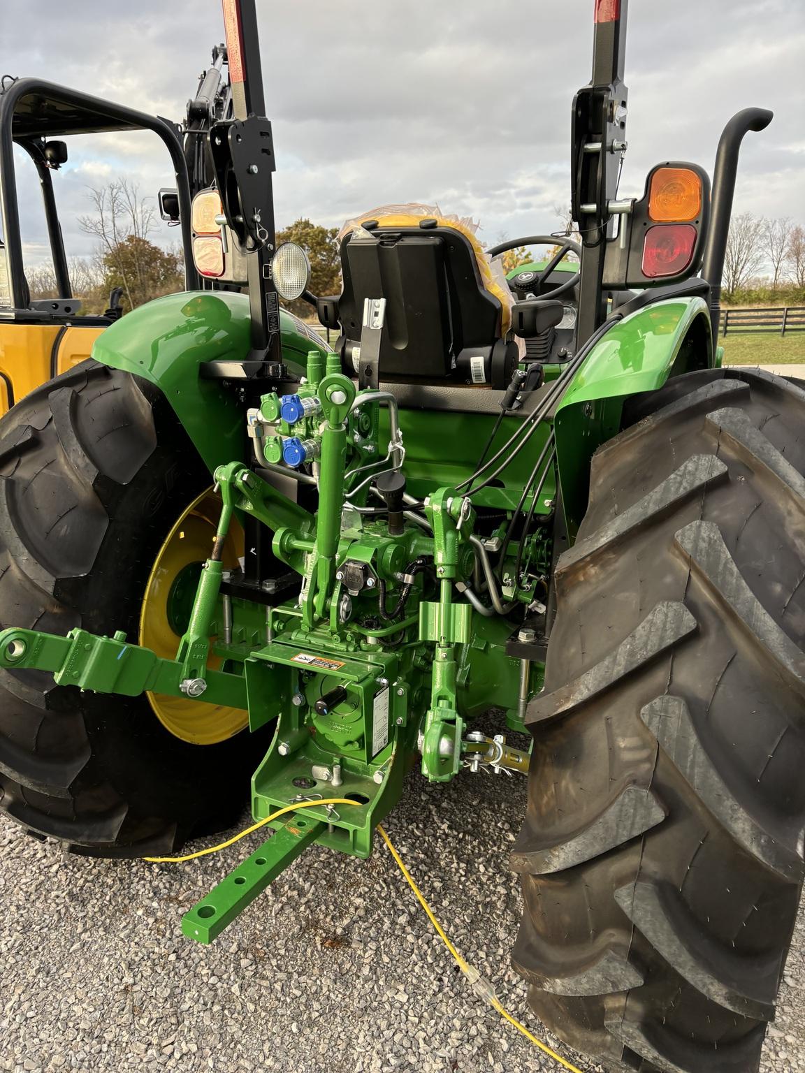 2024 John Deere 5075E