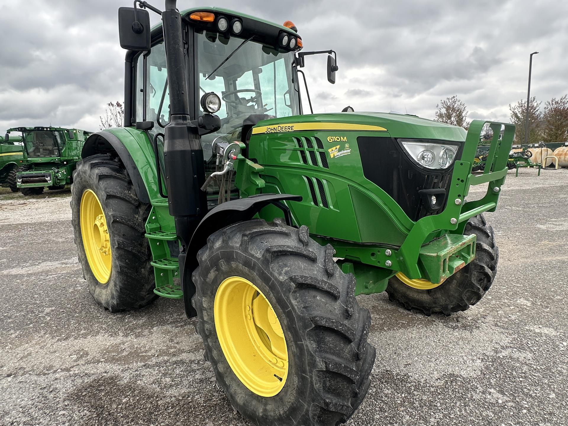 2018 John Deere 6110M