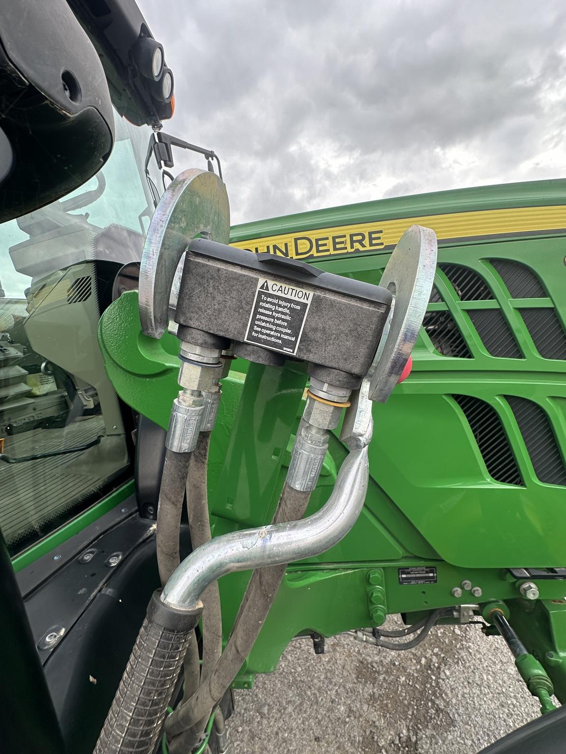 2018 John Deere 6110M