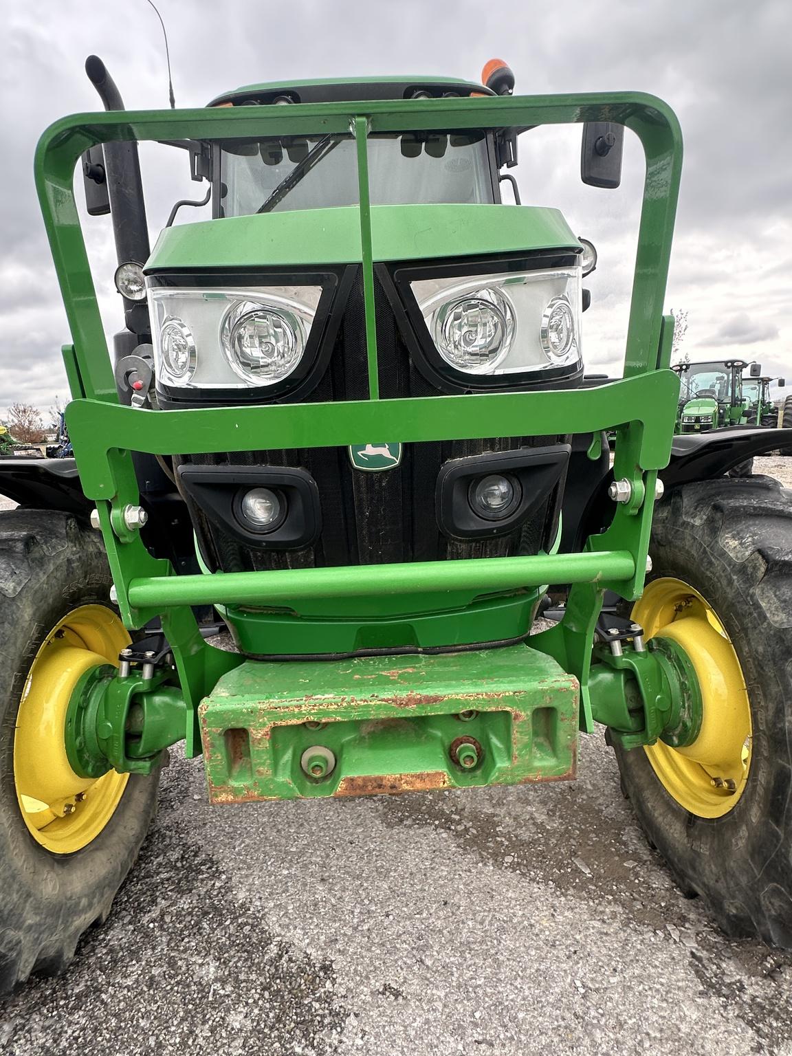 2018 John Deere 6110M