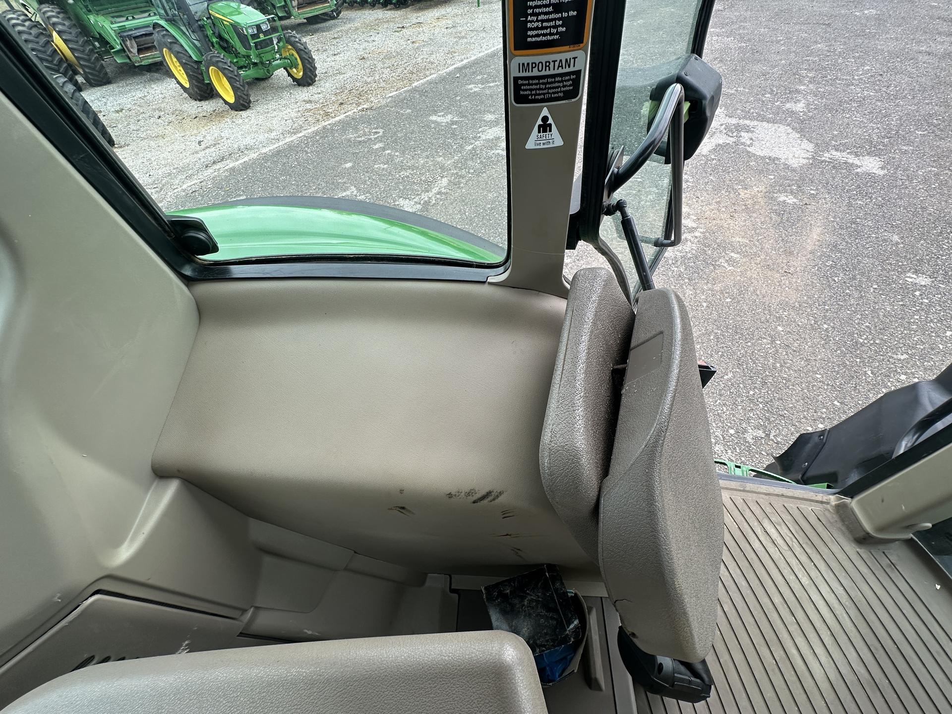 2018 John Deere 6110M