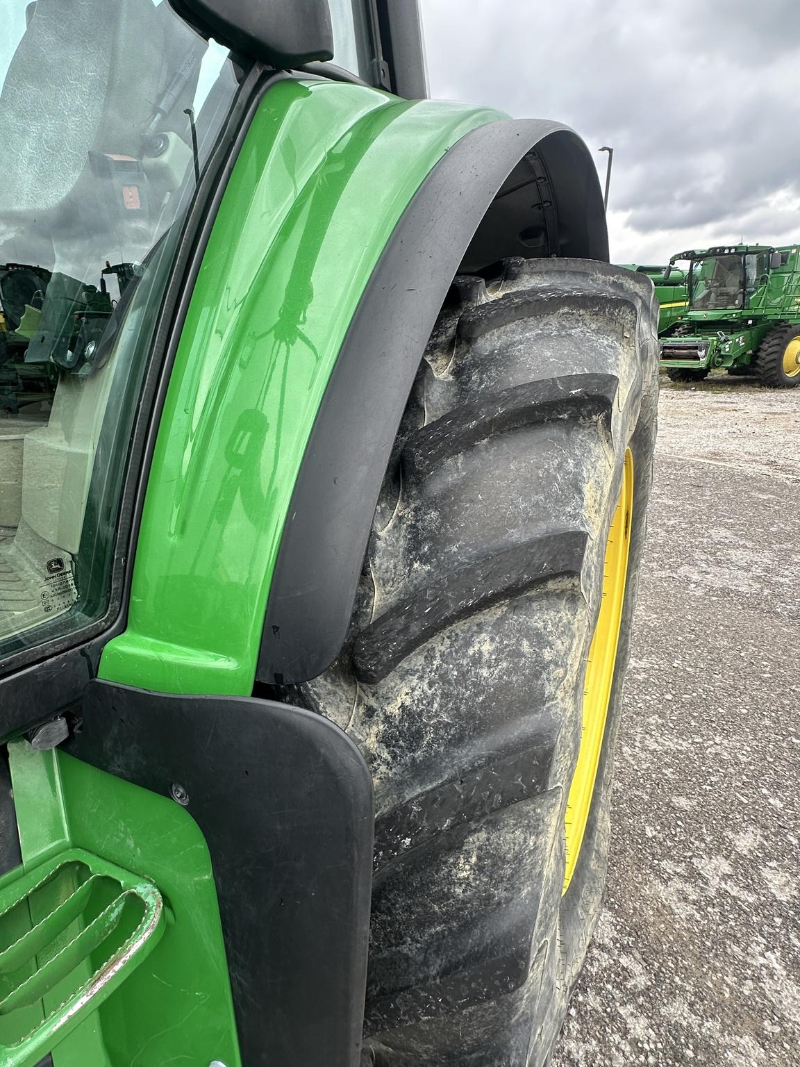 2018 John Deere 6110M