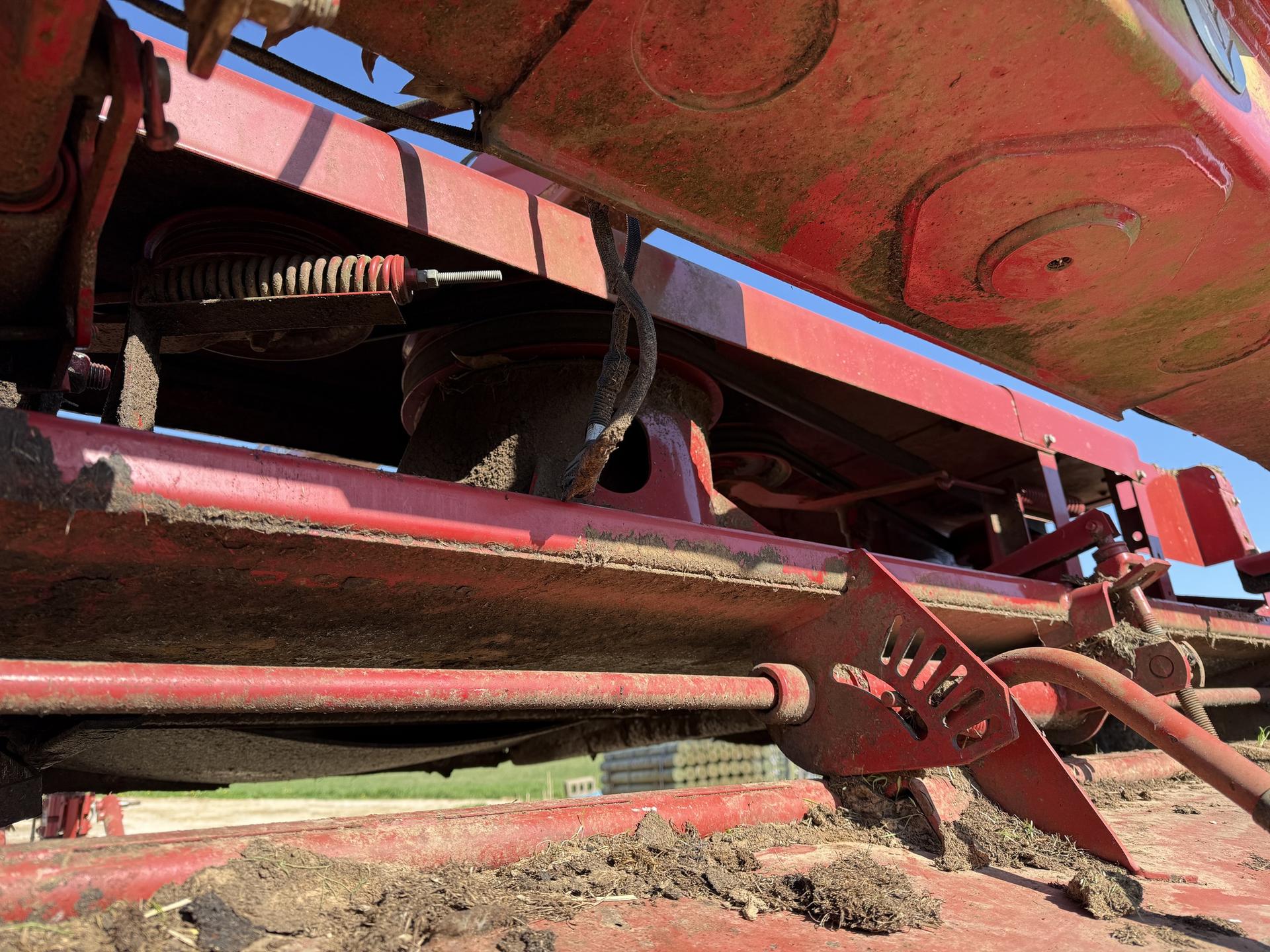 2010 New Holland H7450 Image