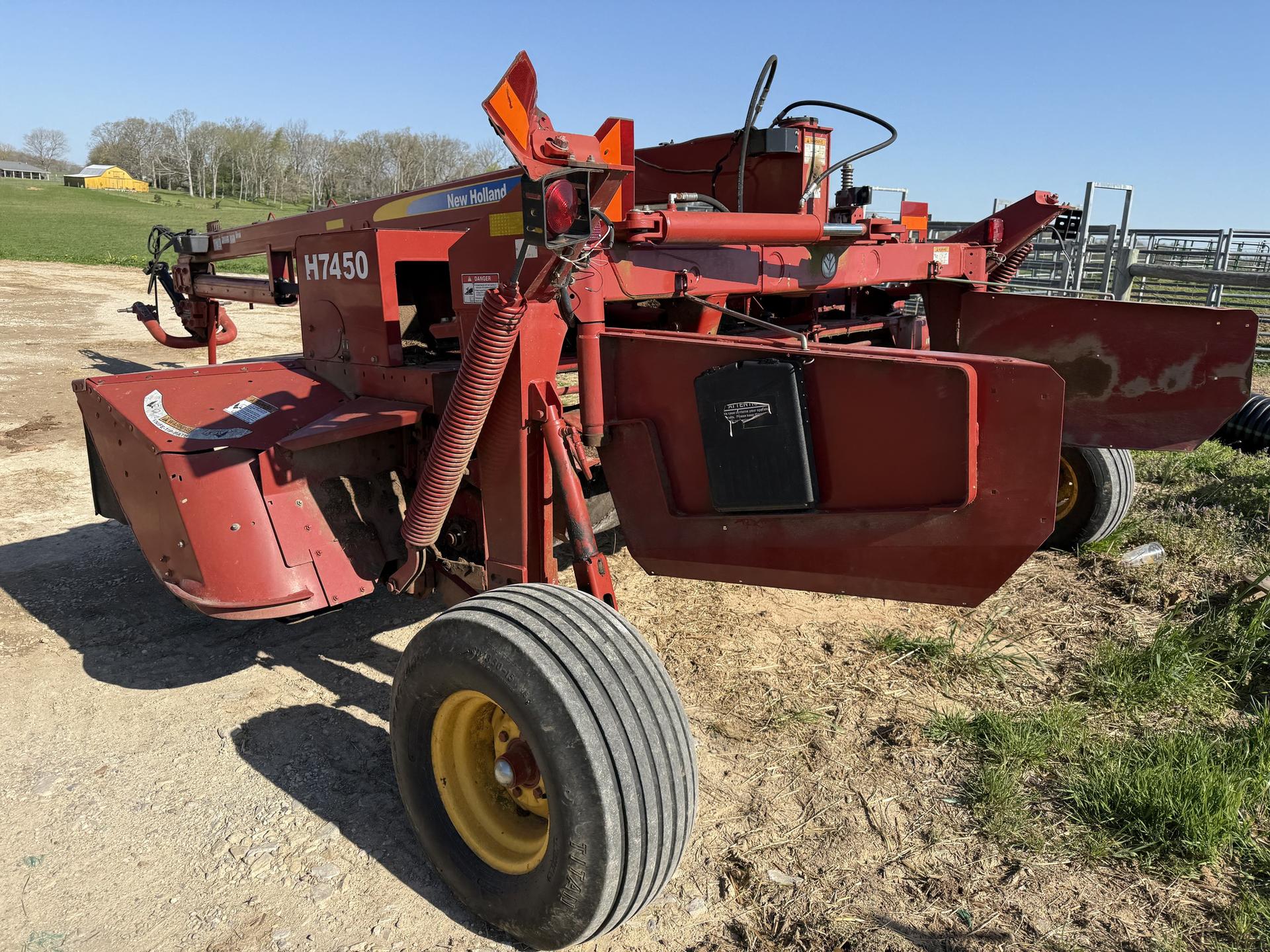 2010 New Holland H7450 Image