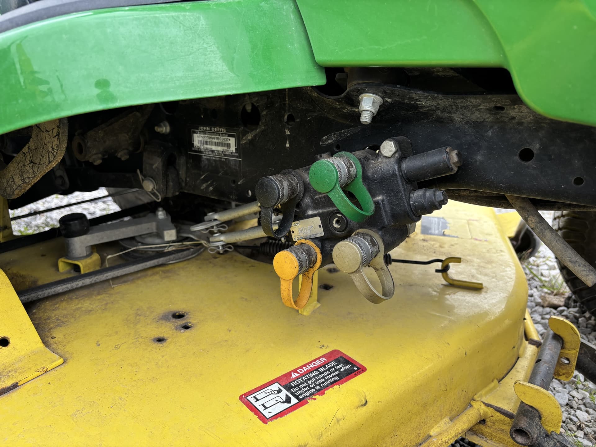 2015 John Deere X750 Image