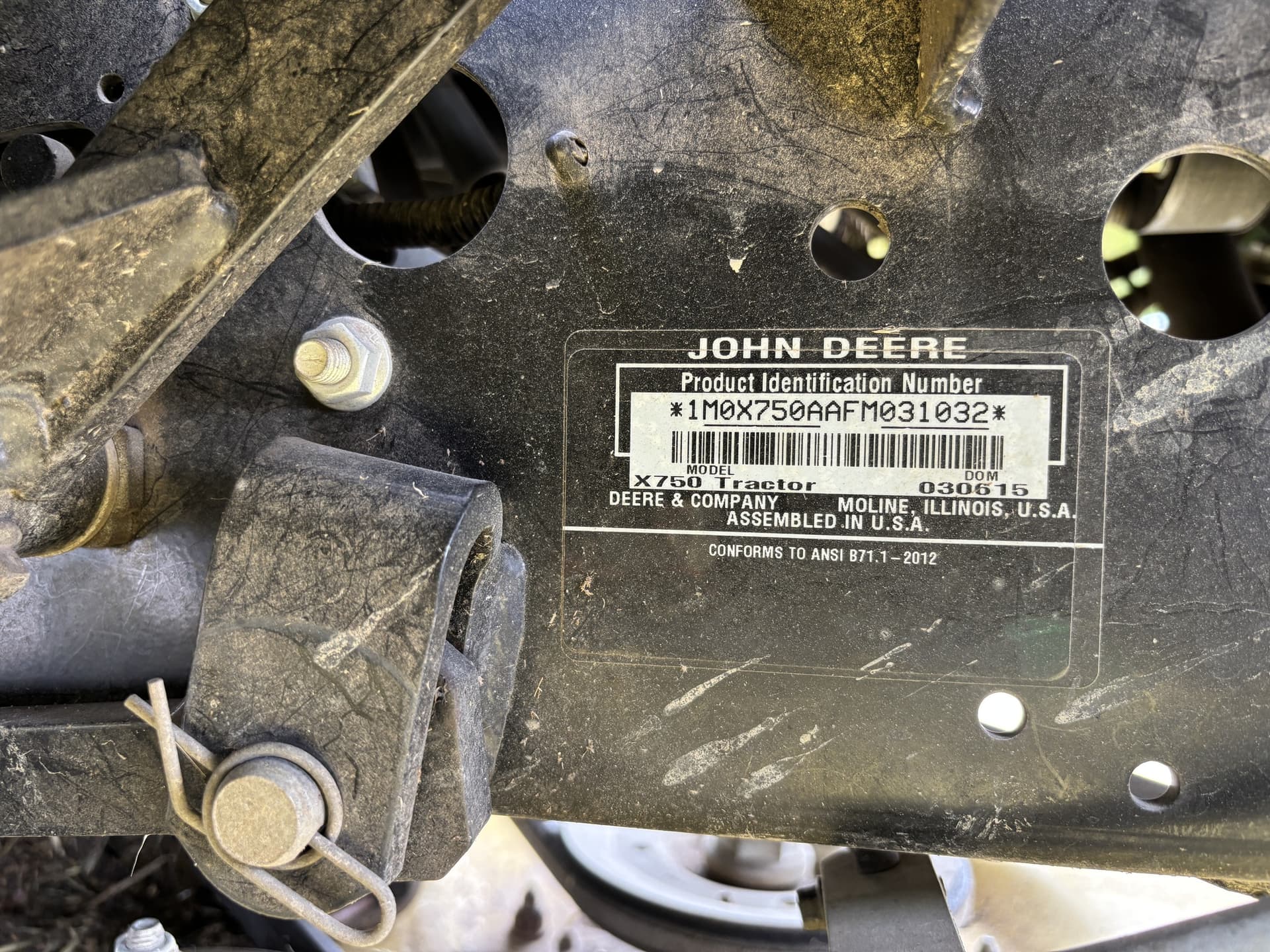 2015 John Deere X750 Image