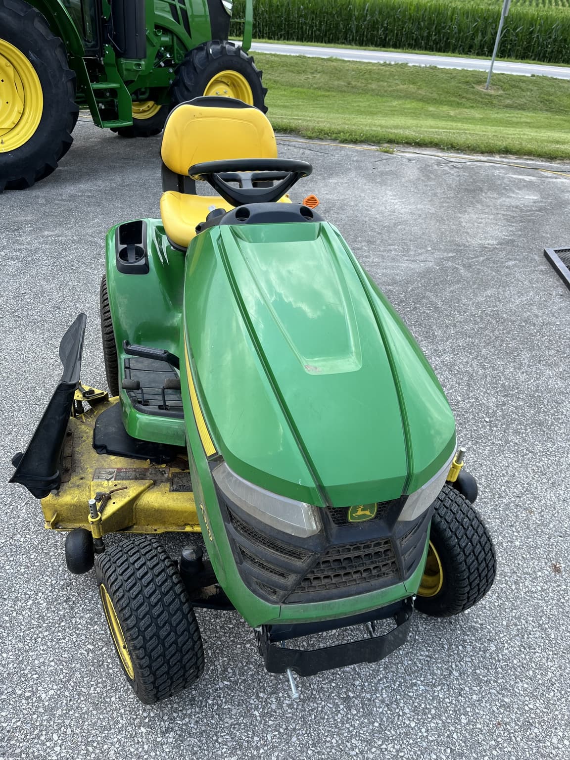 2015 John Deere X320 Image