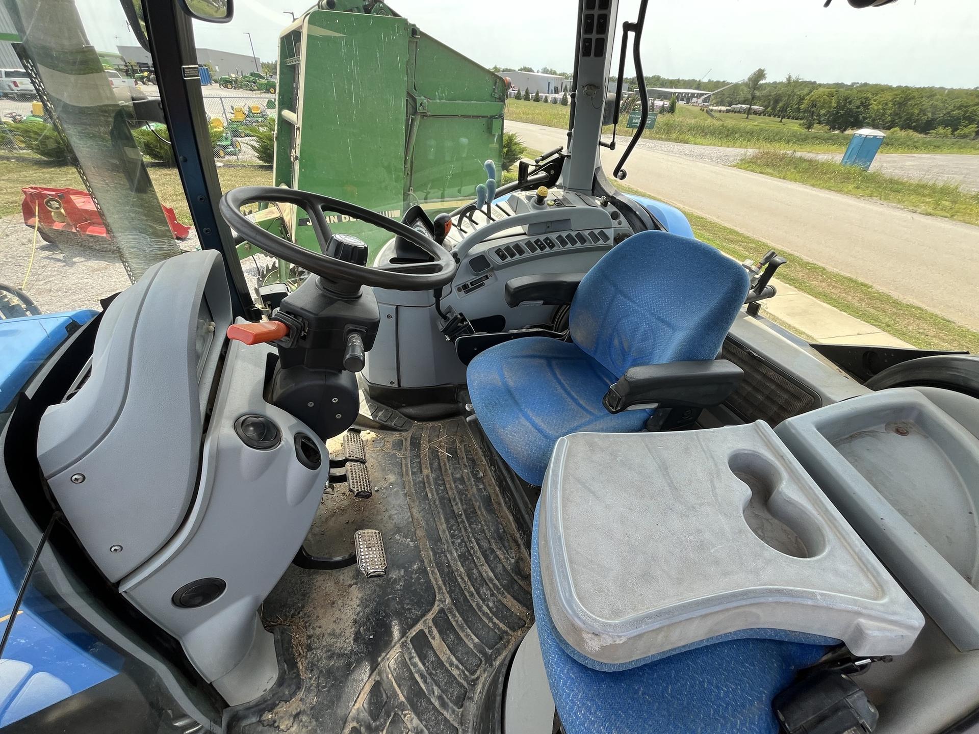 2013 New Holland T6030 Delta