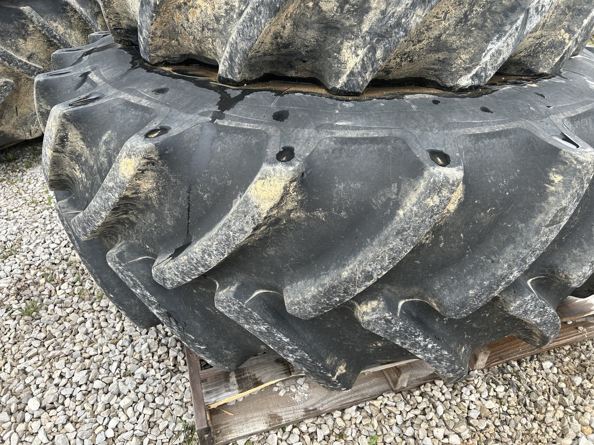 2016 Goodyear Tire Duals Kit - Goodyear 650x38+