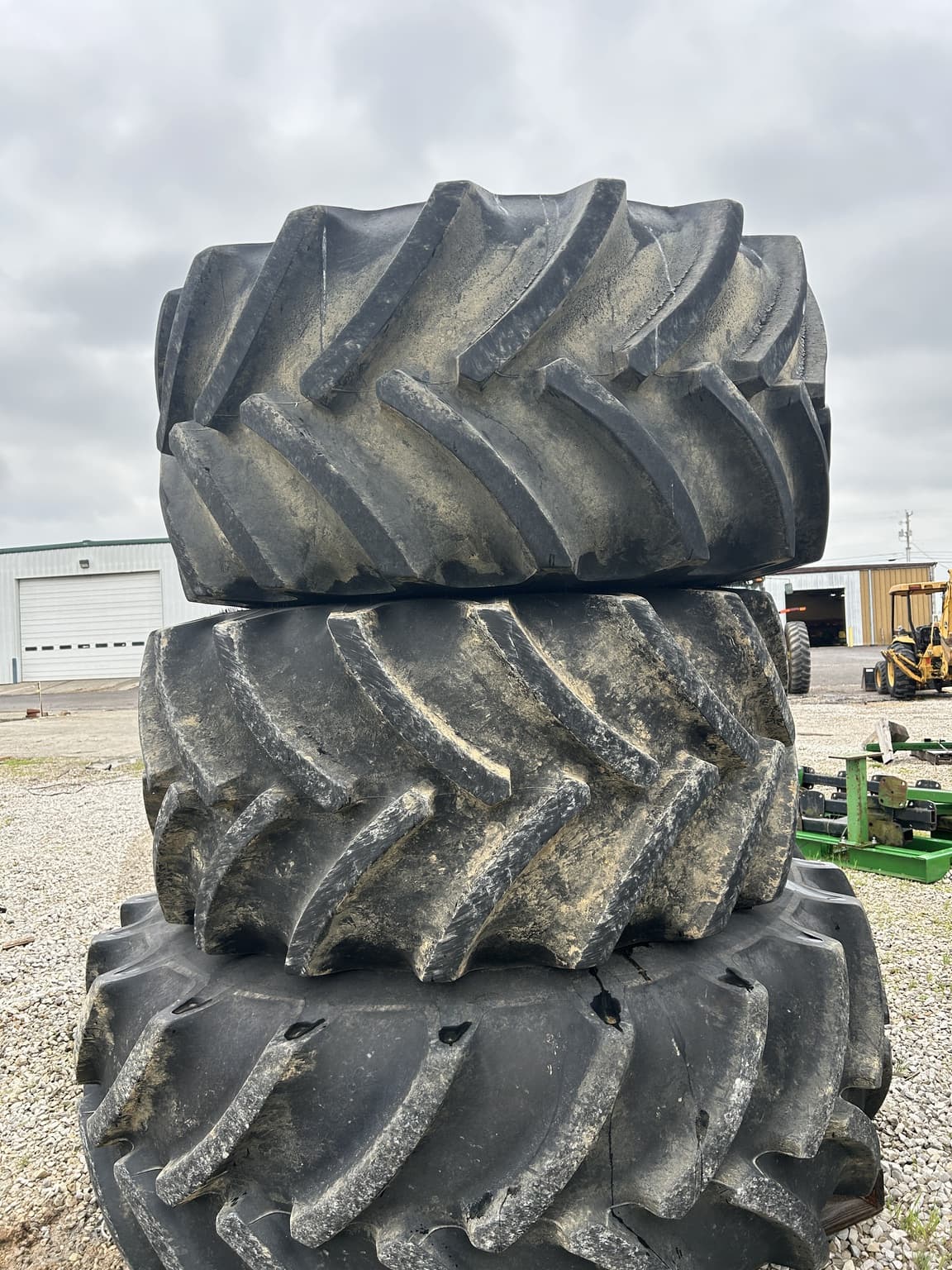 2016 Goodyear Tire Duals Kit - Goodyear 650x38+