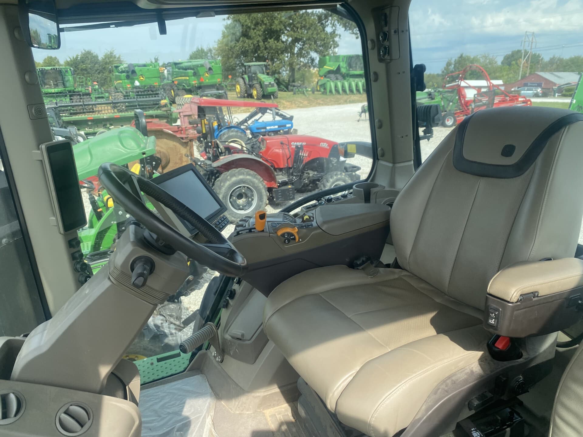 2023 John Deere 8R 410 Image