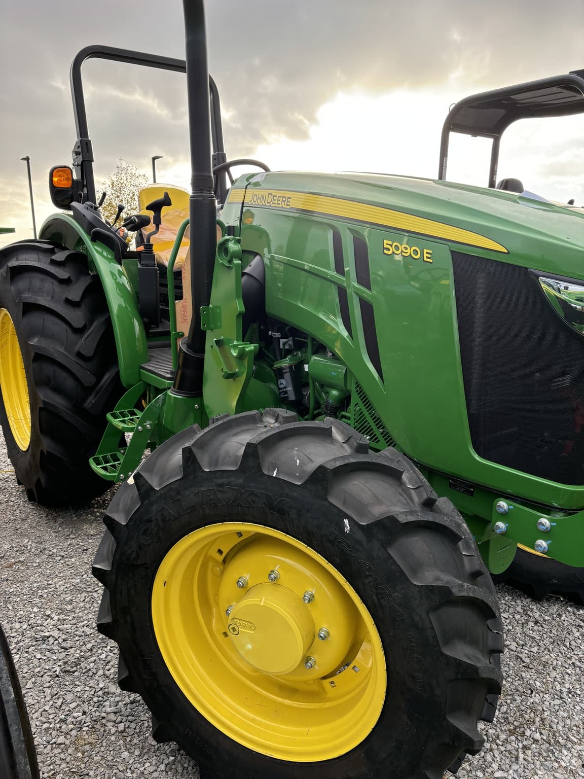 2024 John Deere 5090E