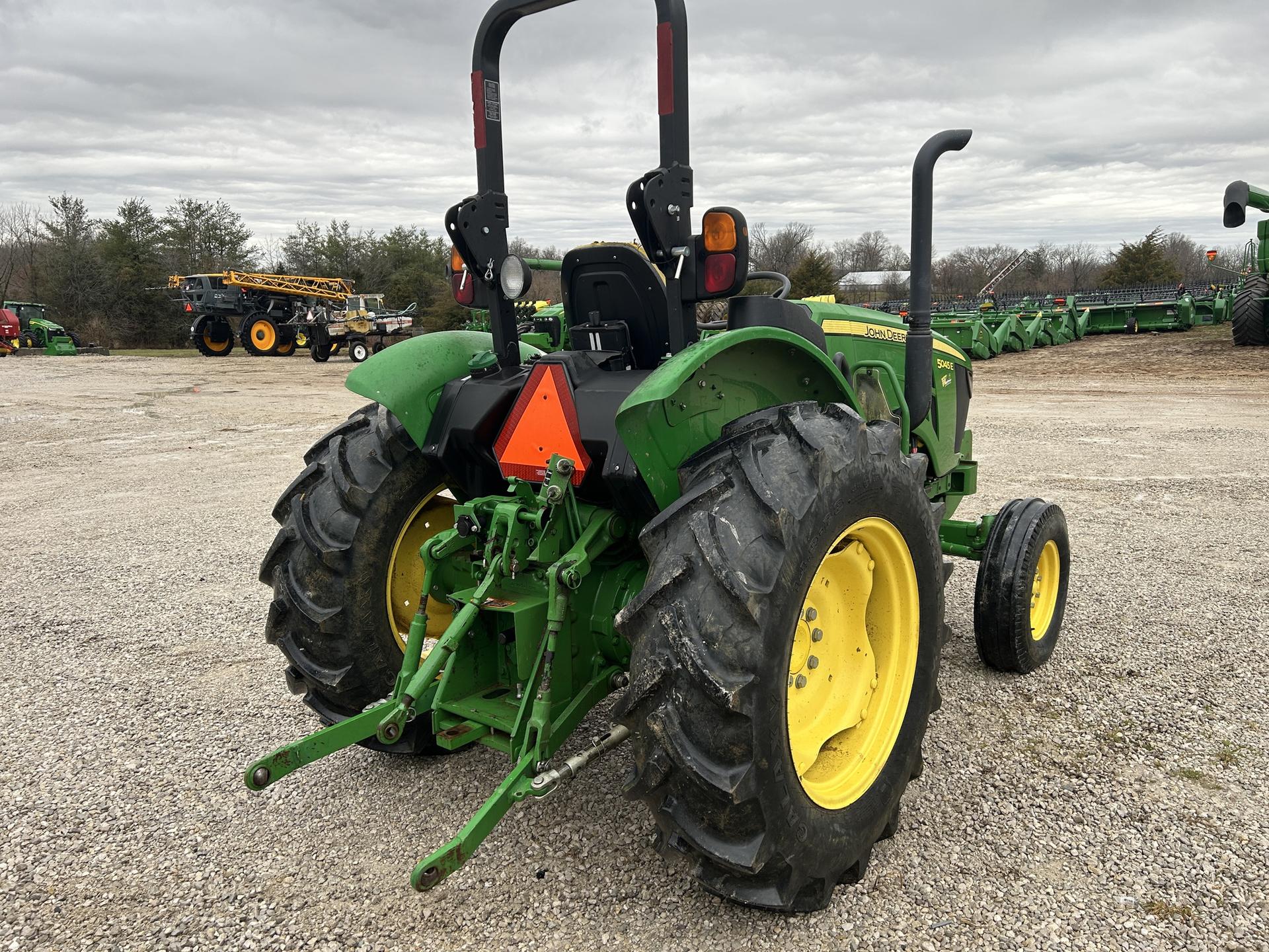 2020 John Deere 5045E Image