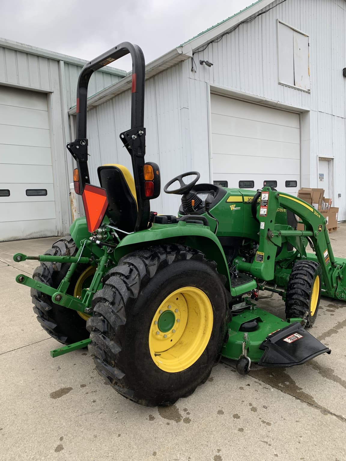 2023 John Deere 3039R Image
