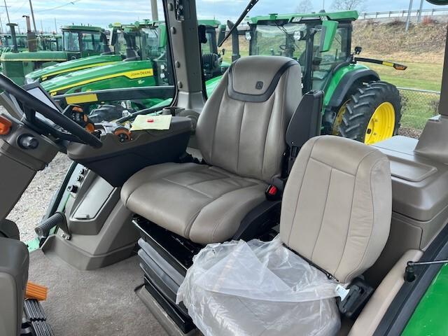 2022 John Deere 8R 340 Image