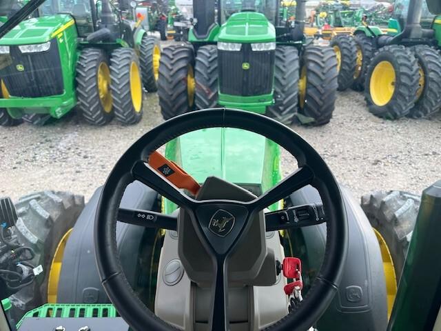 2022 John Deere 8R 340 Image