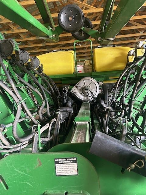 2010 John Deere 1790 Image