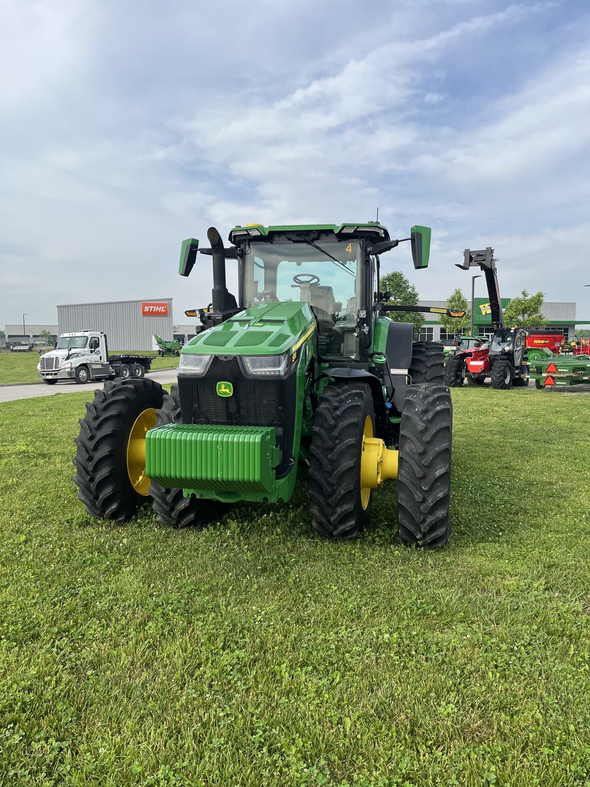 2024 John Deere 8R 310 Image