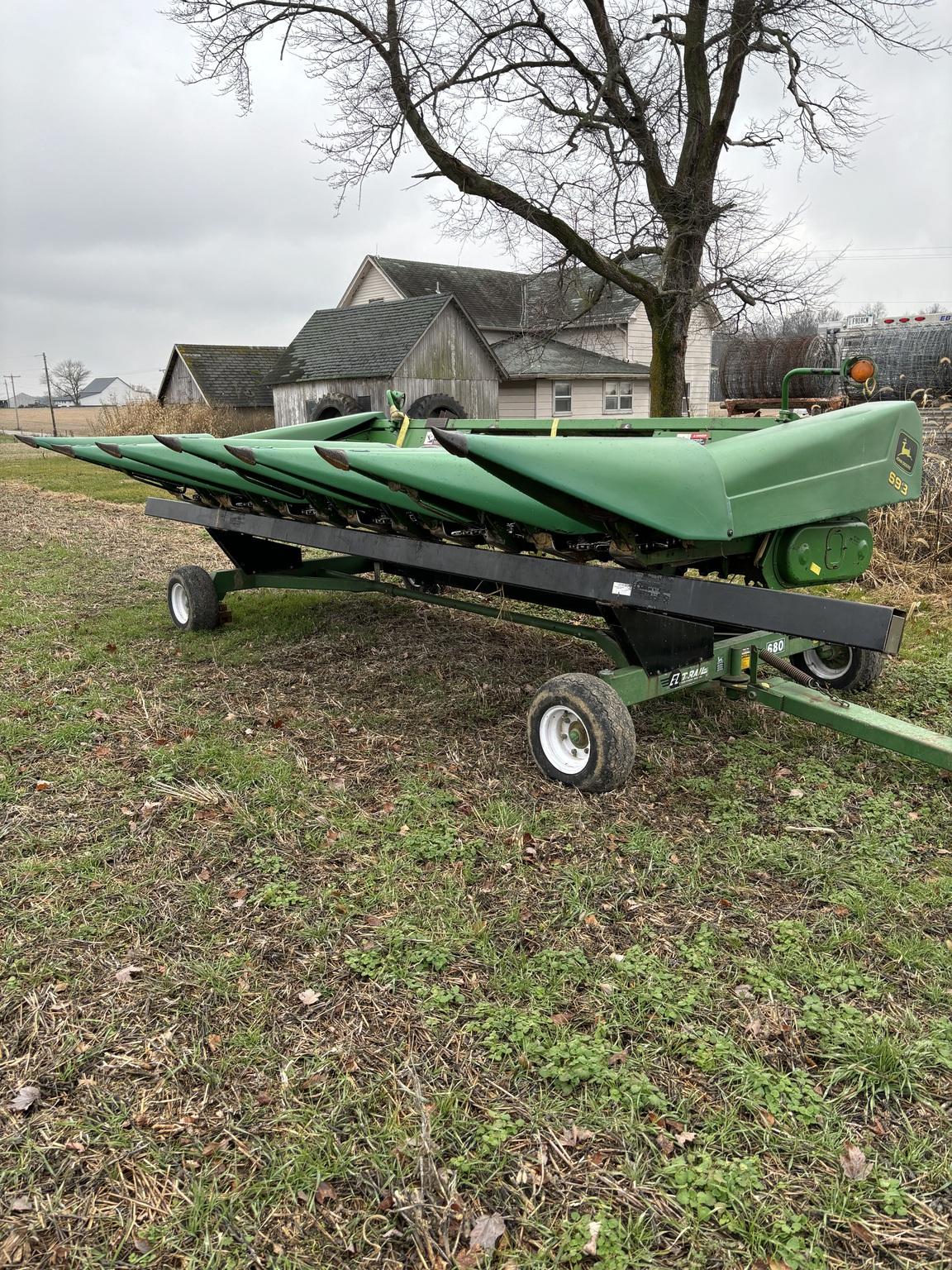 1998 John Deere 693 Image