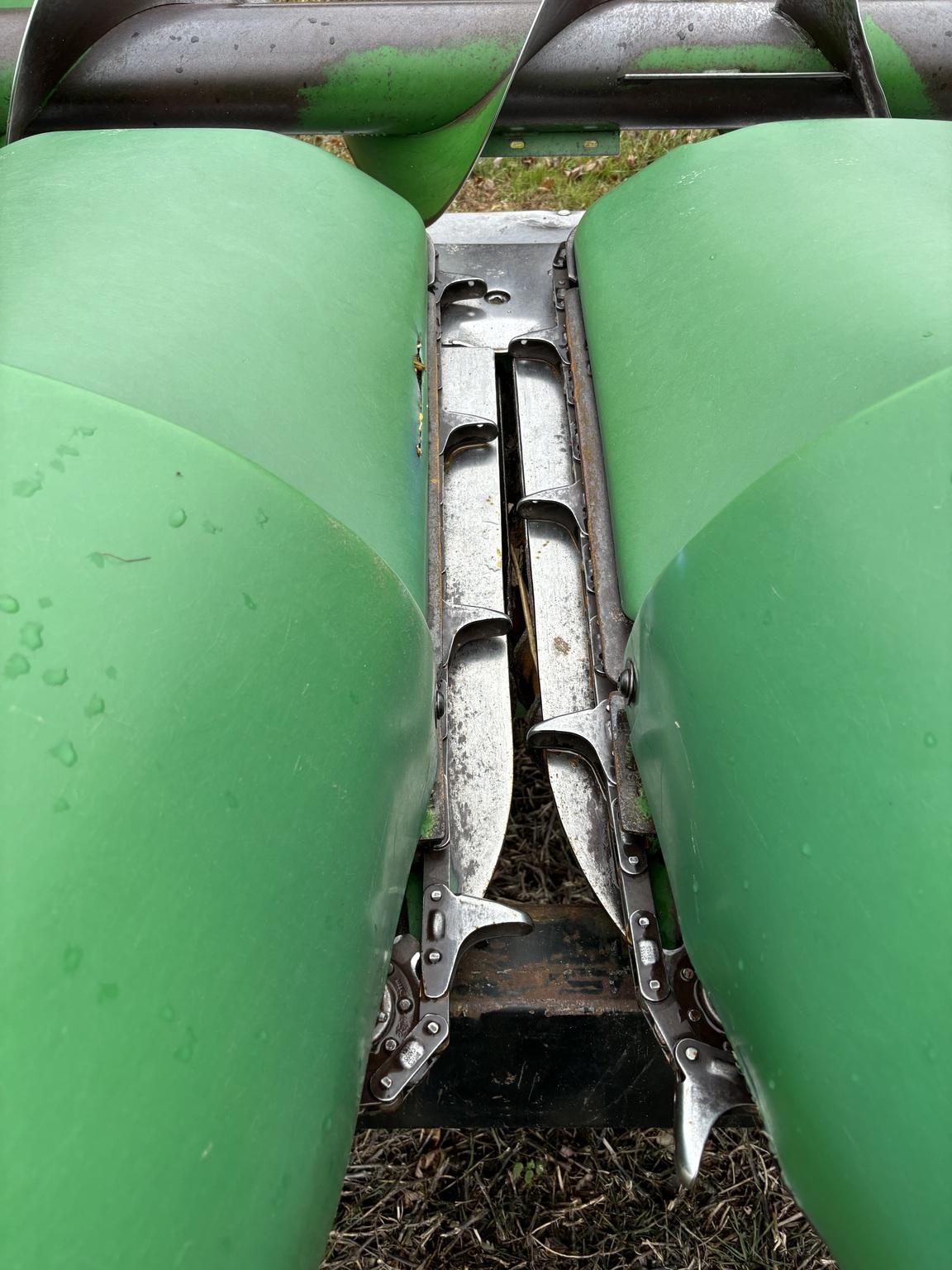1998 John Deere 693 Image