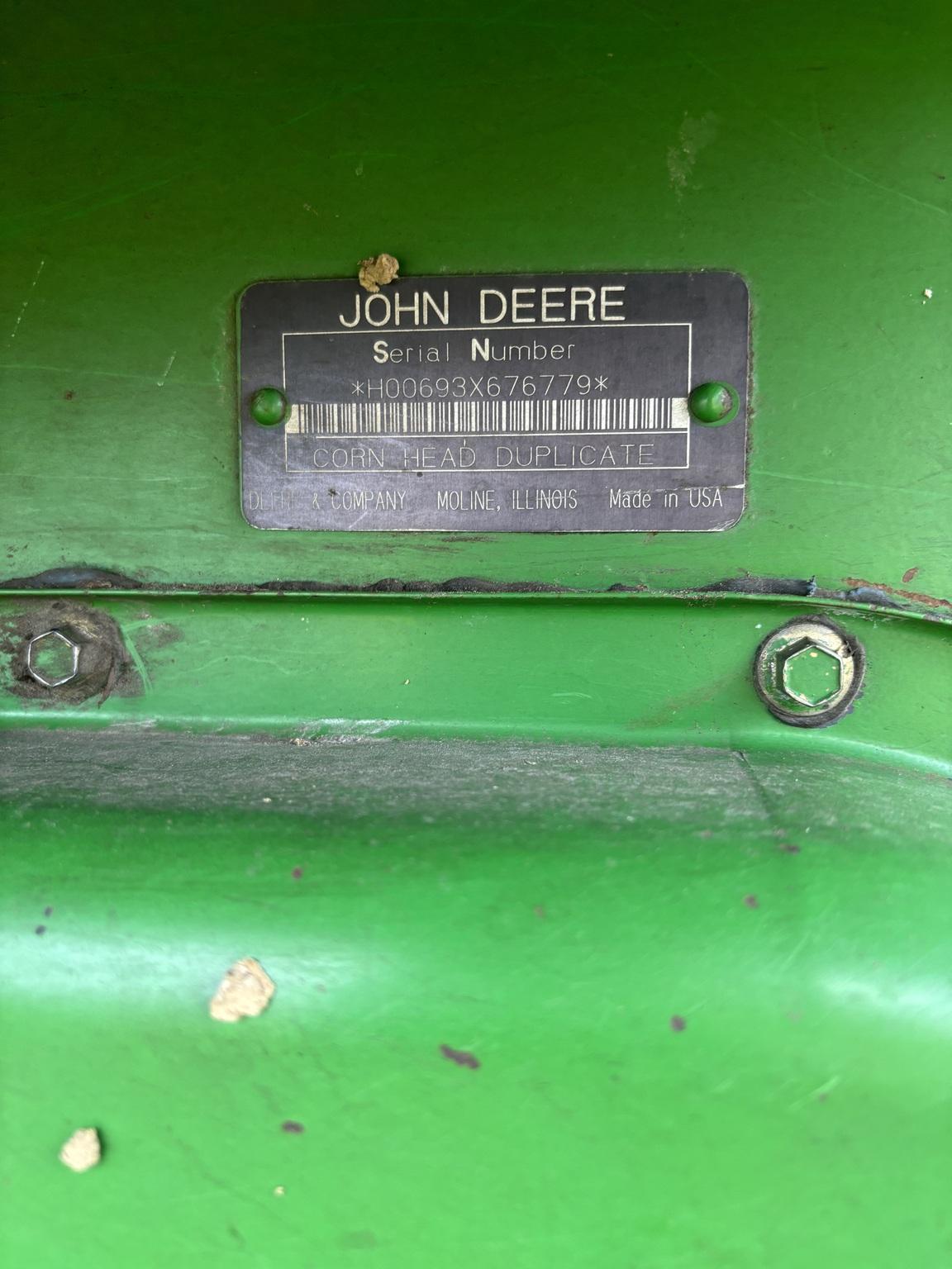 1998 John Deere 693 Image